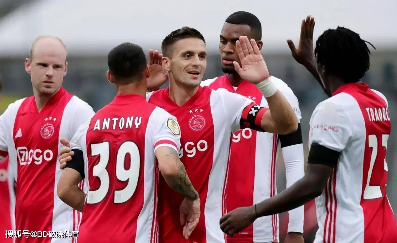 而曼联更是 而曼联更是